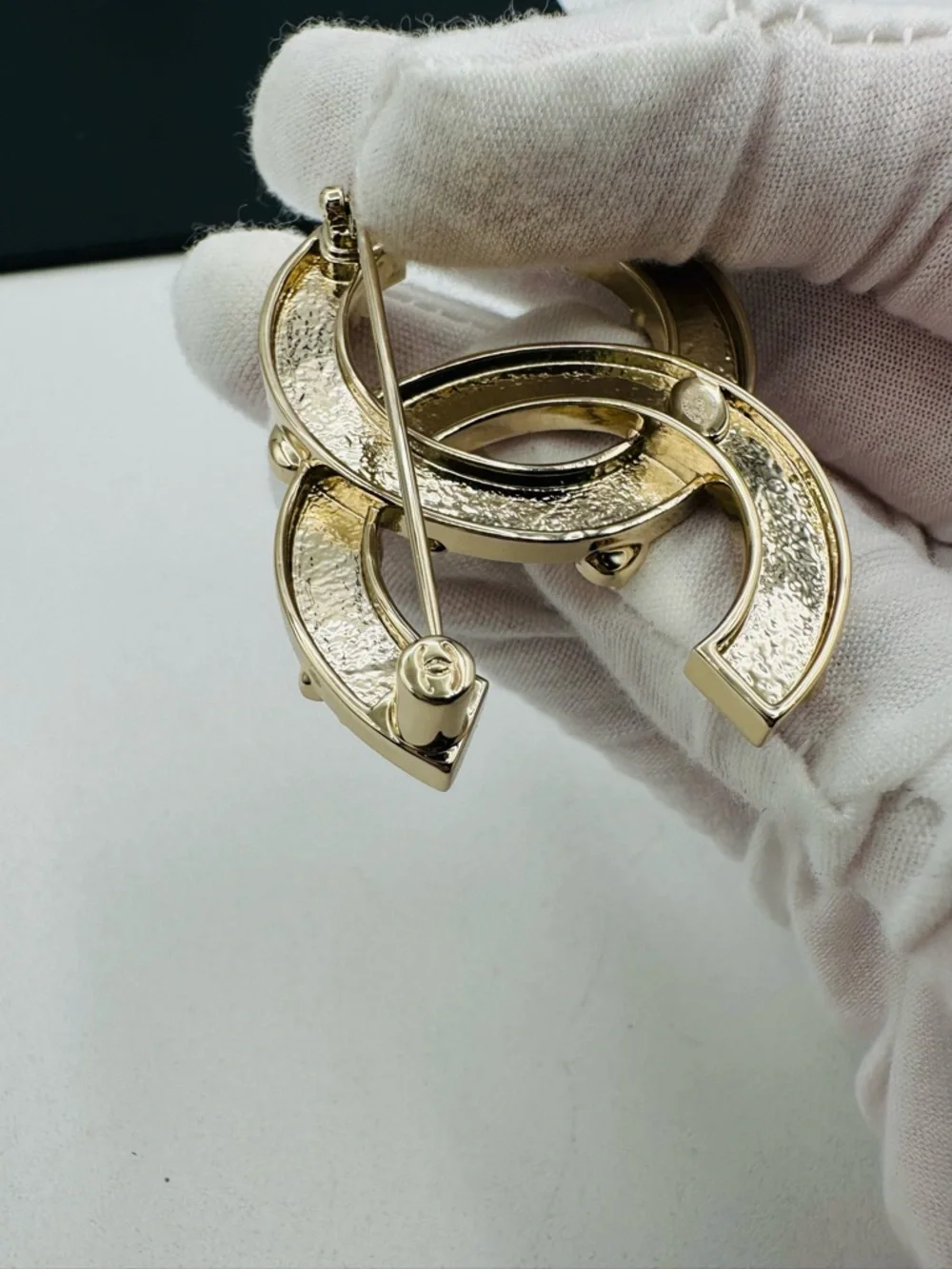 Chanel Pink Enamel Brooch Vintage - Picture 7 of 11
